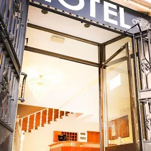 ** Hotel El Cruce Spain
